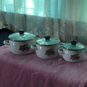 Enamel Pot Set